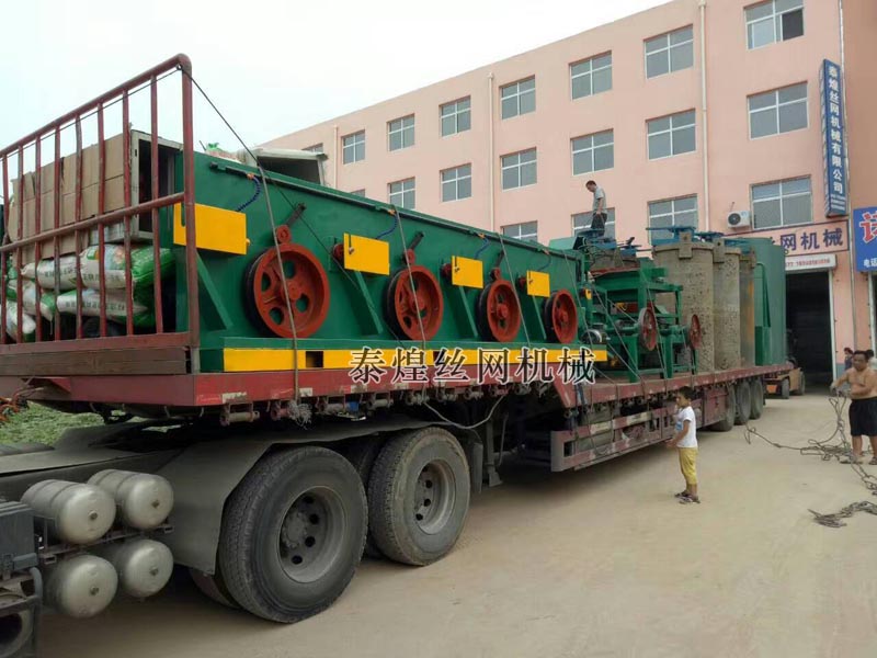 復合直進式拔絲機裝車發貨中